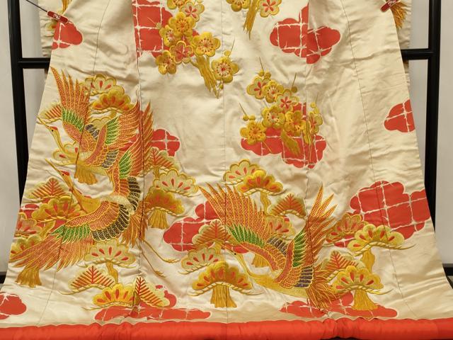 平和屋本店●色打掛 和装 婚礼 結婚式 花嫁 神社挙式 総刺繍 飛鶴梅松文 金糸 逸品 AABJ8254ou