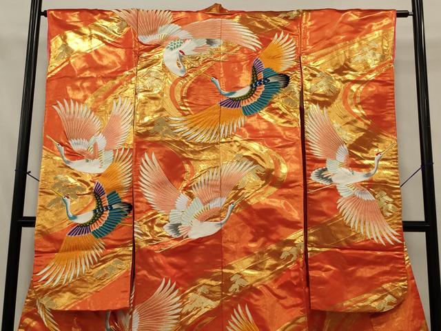 平和屋本店●色打掛 和装 婚礼 結婚式 花嫁 神社挙式 駒刺繍 流水飛鶴文 金糸 金通し地 逸品 AABJ8257ou