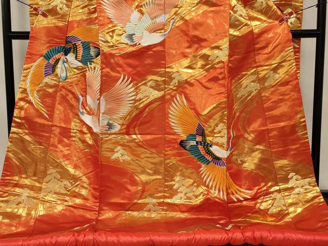 平和屋本店●色打掛 和装 婚礼 結婚式 花嫁 神社挙式 駒刺繍 流水飛鶴文 金糸 金通し地 逸品 AABJ8257ou