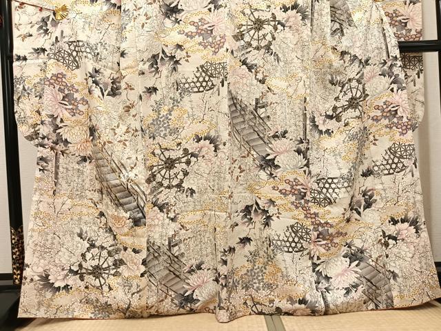 平和屋着物●豪華振袖 駒刺繍 渡橋草花文 金彩 正絹 逸品 AABJ8461ph