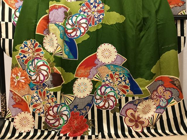 平和屋着物●白石麻衣 振袖 駒刺繍 扇面花文 金彩 正絹 逸品 AABJ8463ph