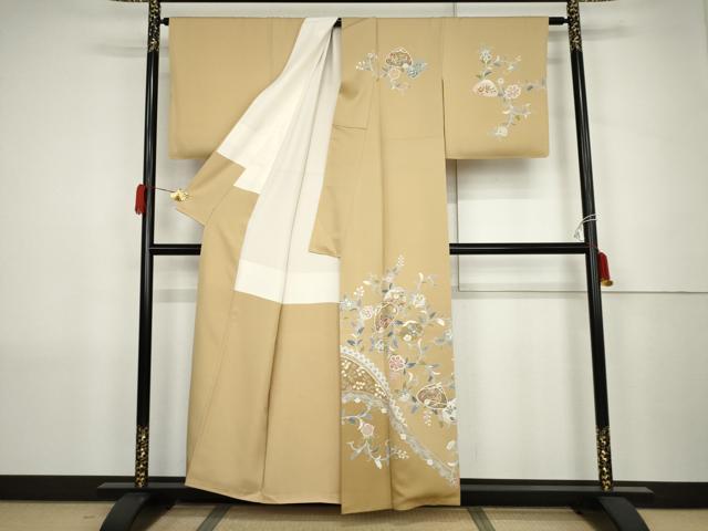 平和屋着物●訪問着 駒刺繍 貝合わせ更紗花蝶文 暈し染め 金彩 正絹 逸品 AABJ8713cs