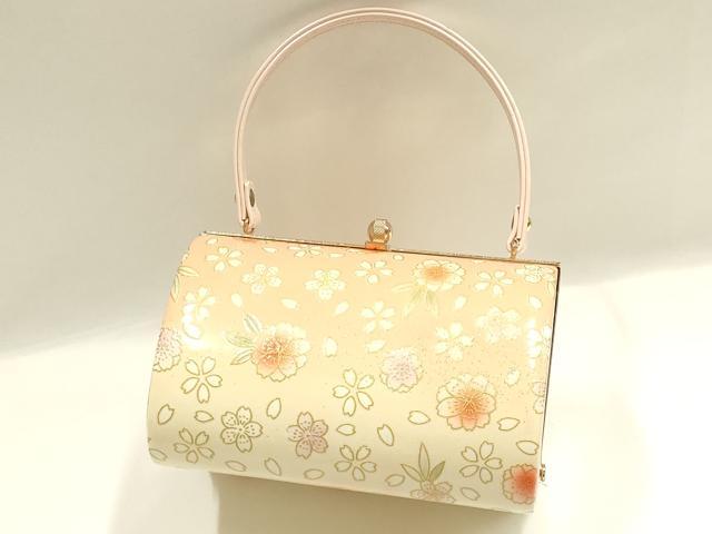 平和屋着物▼和装小物 和装バッグ 振袖用 ハンドバッグ エナメル 舞花文 金彩 暈し 逸品 AABJ8950ay
