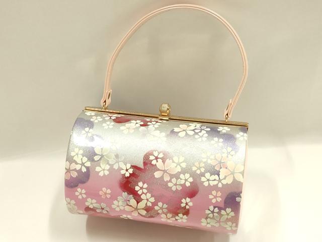 平和屋着物▼和装小物 和装バッグ 振袖用 ハンドバッグ エナメル 舞花文 銀彩 暈し 逸品 AABJ8954ay