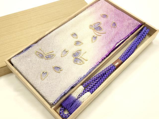 平和屋本店●和装小物 振袖用帯締め・帯揚げセット 装飾 舞蝶花文 金糸 金彩 暈し染め 撚り房 逸品 未使用 AABJ8995ay