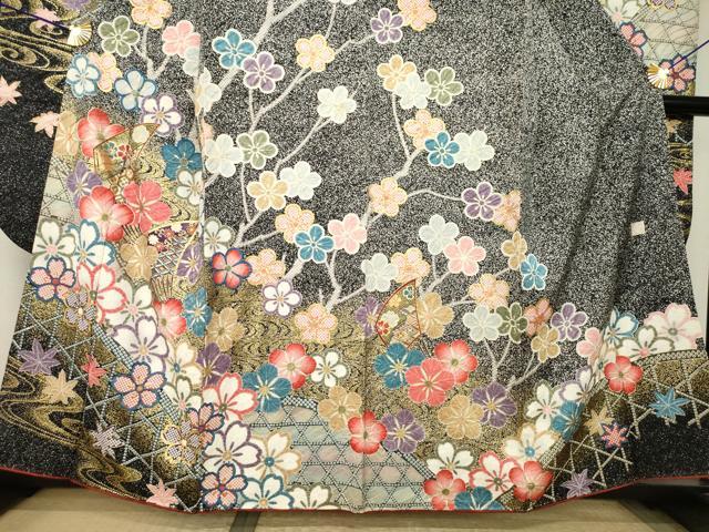 平和屋着物●豪華振袖 作家物 流水花文 黒地 金彩 正絹 逸品 AABJ9265ck