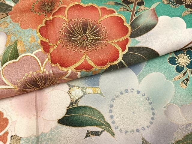 平和屋着物●豪華振袖 駒刺繍 花蝶文 暈し染め 金彩 金通し地 正絹 逸品 AABJ9314ph