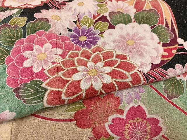 平和屋着物●豪華振袖 花毬文 黒地 金彩 金通し地 正絹 逸品 AABJ9318ph
