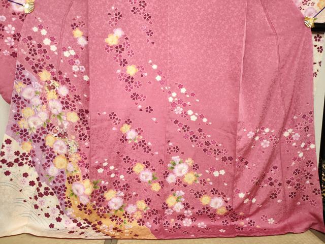 平和屋着物●豪華振袖 花毬文 暈し染め 金彩 ロング丈 正絹 逸品 AABK0042ck