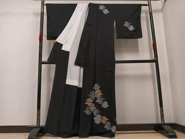 平和屋着物●訪問着 絞り 刺繍 松皮菱 黒地 金彩 正絹 逸品 未使用 AABK0266ph