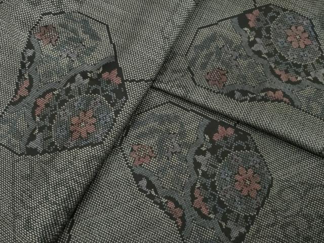 平和屋着物●本場大島紬 9マルキ 割付き花文 正絹 逸品 AABK0337ck
