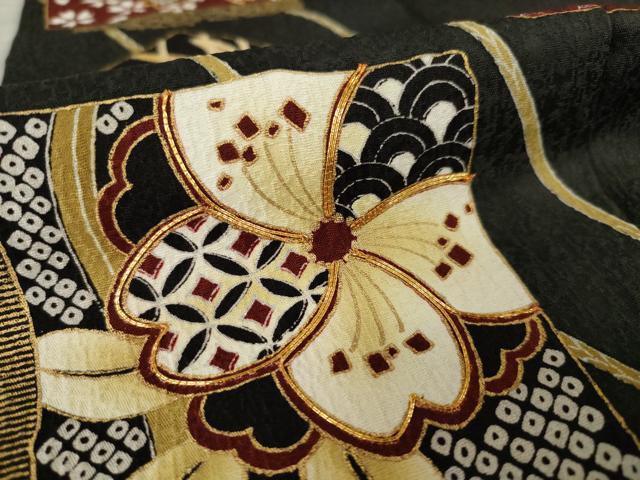 平和屋着物●振袖 駒刺繍 色紙花文 兎 黒地 金彩 正絹 逸品 AABK0349ck