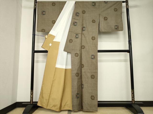 平和屋着物●本場大島紬 7マルキ 亀甲花文 正絹 逸品 AABK0381ck