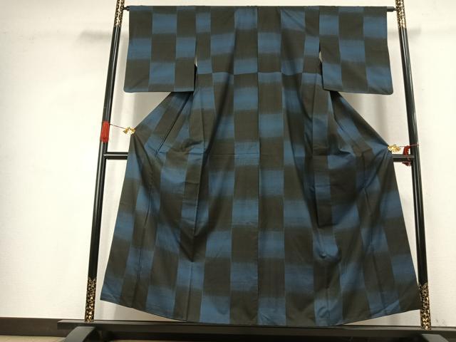 平和屋着物●本場大島紬 9マルキ 市松文様 正絹 逸品 AABK1185fy