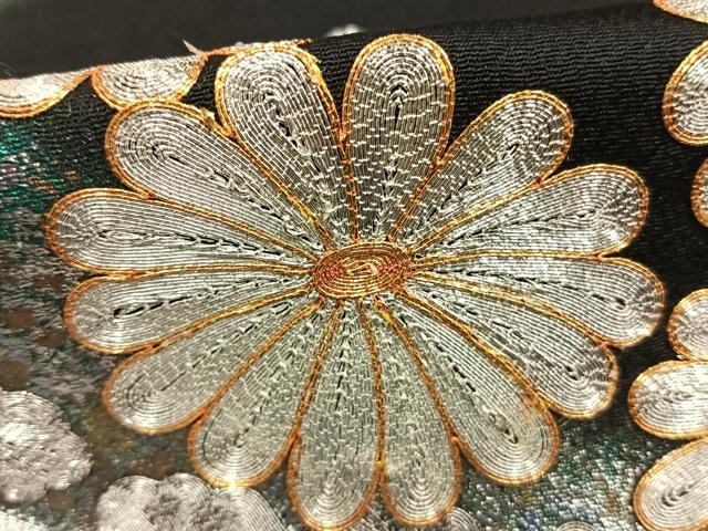 平和屋着物●豪華国際的伝統工芸作家 十二代・藤林徳扇 苑寿 黒留袖 総刺繍 駒刺繍 草花文 金銀彩 ロング丈 正絹 逸品 AABK1219fy