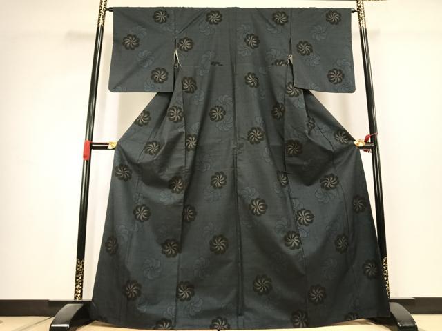 平和屋着物●本場大島紬 9マルキ 捻梅文 正絹 逸品 AABK1326fy