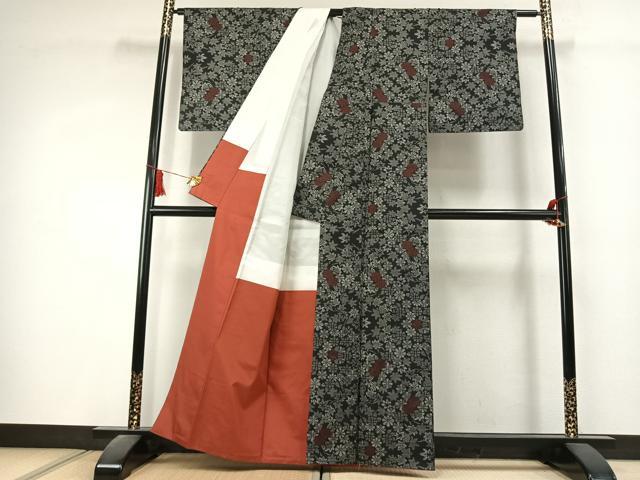 平和屋着物●本場大島紬 草花文 黒地 正絹 逸品 AABK1570fy