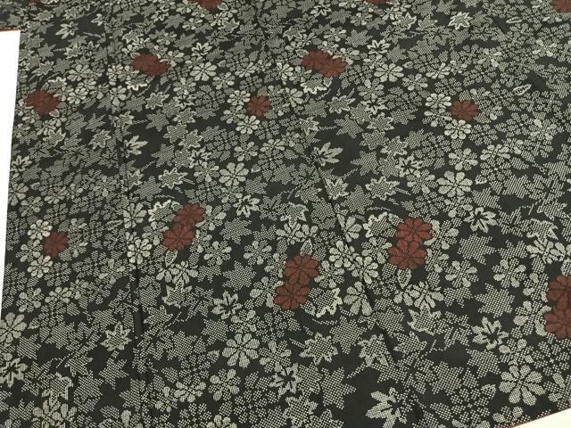 平和屋着物●本場大島紬 草花文 黒地 正絹 逸品 AABK1570fy