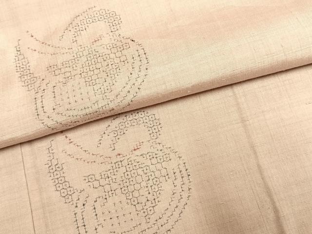 平和屋着物●結城紬 80亀甲 飛び亀甲柄 舞蝶文 正絹 逸品 未使用 AABK1589fy