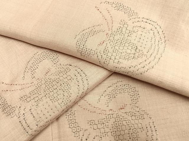 平和屋着物●結城紬 80亀甲 飛び亀甲柄 舞蝶文 正絹 逸品 未使用 AABK1589fy