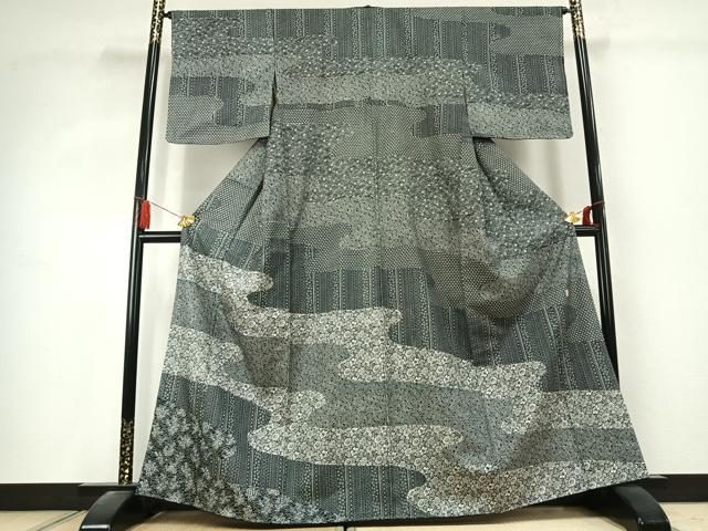 平和屋着物●訪問着 本場染大島紬 作家物 型染め 草花文 正絹 逸品 未使用 AABK1672fy
