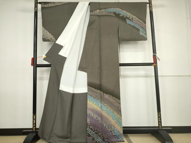 平和屋着物●十日町 名門 滝泰謹製 訪問着 中国三大刺繍 相良刺繍 おぼろ染め 重ね絞り 舞花文 暈し染め 金通し地 正絹 逸品 AABK1738cs