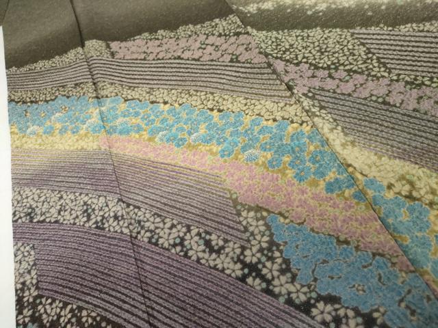 平和屋着物●十日町 名門 滝泰謹製 訪問着 中国三大刺繍 相良刺繍 おぼろ染め 重ね絞り 舞花文 暈し染め 金通し地 正絹 逸品 AABK1738cs