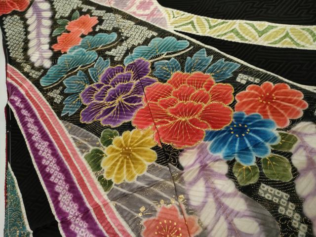 平和屋着物●十日町友禅 関芳 振袖 絞り 蔓帯草花文 黒地 金糸 金彩 仮絵羽 逸品 未使用 AABK1759cs