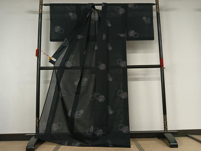 平和屋着物*夏物 洗える最高級着物 <英>はなぶさ謹製 小紋 雪輪花文 黒地 たとう紙付き 洗える着物 AABK2020jh