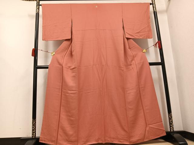平和屋着物●上質な色無地 霞地紋 甚三紅色 正絹 逸品 未使用 AABK2121ph