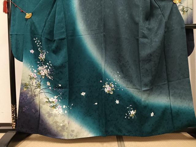 平和屋着物●豪華振袖 手描き 刺繍 草花文 暈し染め 金彩 やまと誂製 正絹 逸品 AABK2131ph