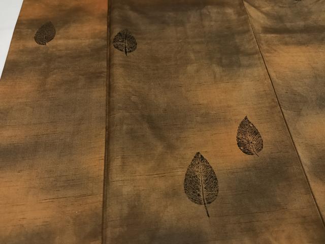 平和屋着物●本場縞大島紬 舞葉文 武島織物謹製 証紙付き 正絹 逸品 AABK2271ph