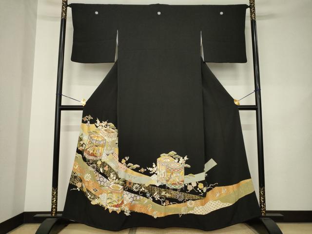 平和屋着物●創業460年・千總 黒留袖 駒刺繍 貝桶花文 金彩 正絹 逸品 AABK3075ck