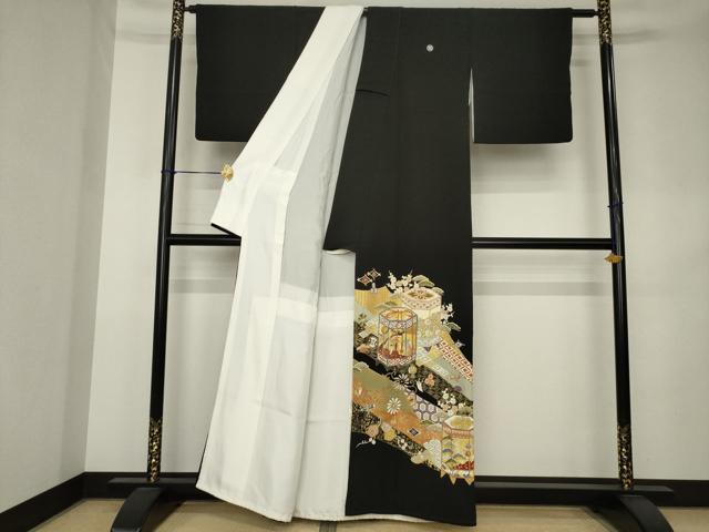 平和屋着物●創業460年・千總 黒留袖 駒刺繍 貝桶花文 金彩 正絹 逸品 AABK3075ck