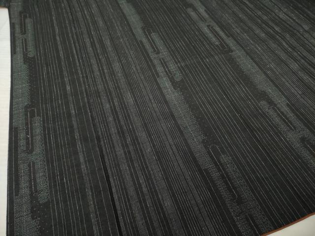 平和屋着物●結城紬 100亀甲 エ霞間道 黒地 正絹 逸品 AABK3393ck
