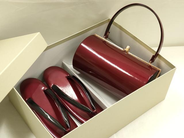 平和屋着物▼和装小物 和装バッグ・草履セット ハンドバッグ 振袖用 エナメル 赤×黒 Mサイズ 逸品 AABK4195ay