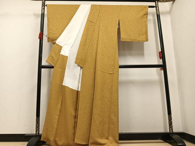 平和屋着物●上質な色無地 南天地紋 黄唐茶色 正絹 逸品 未使用 AABK4285ph