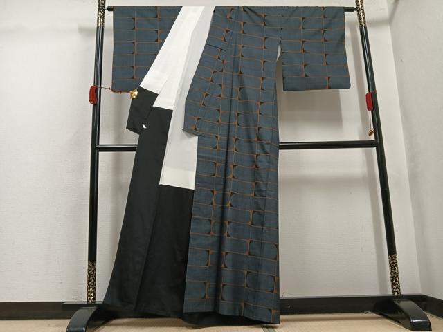 平和屋着物●本場大島紬 7マルキ 幾何学文様 正絹 逸品 AABK4350ph