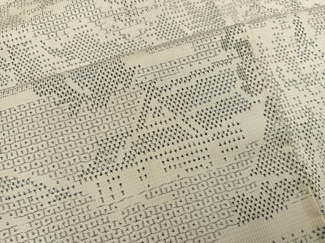 平和屋着物●本場大島紬 白大島 80亀甲 風景文 正絹 逸品 AABK4364ph