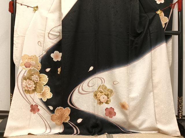 平和屋着物●豪華振袖 駒刺繍 舞花文 暈し染め 金彩 正絹 逸品 AABK4384ph