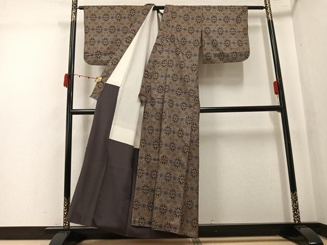 平和屋着物●本場大島紬 割込み絣 花尽くし 正絹 逸品 AABK4391ph