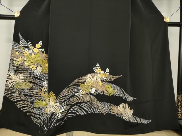 平和屋着物●創業460年・千總 黒留袖 刺繍 松 金糸 正絹 逸品 AABK4496ck