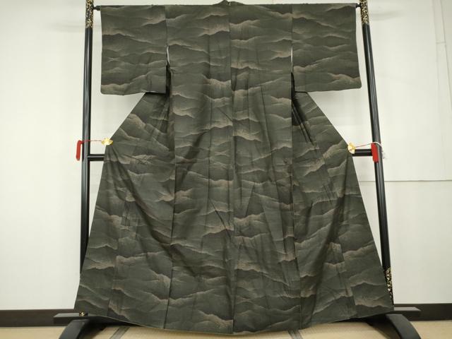 平和屋着物●本場大島紬 9マルキ 重ね山文 正絹 逸品 AABK4581cs