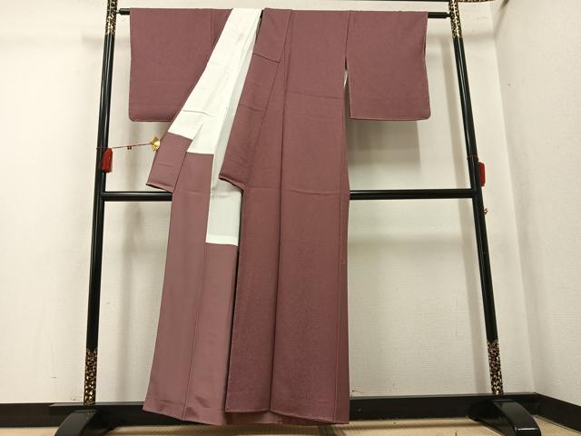 平和屋着物●上質な色無地 光雅染 霞地紋 蘇芳香色 丹後ちりめん 反端付き 正絹 逸品 未使用 AABK5345ph