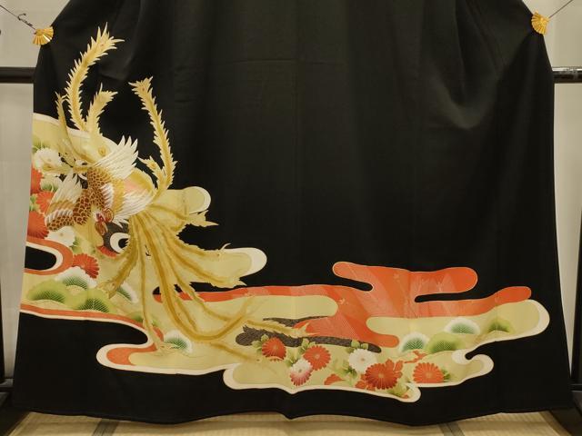 平和屋着物■豪華黒留袖 刺繍 霞取孔雀花文 金銀糸 金彩 正絹 逸品 AABK5739sx