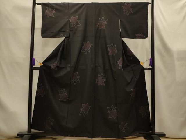 平和屋着物■上質な紬 楓文 黒地 正絹 逸品 AABK6199sx