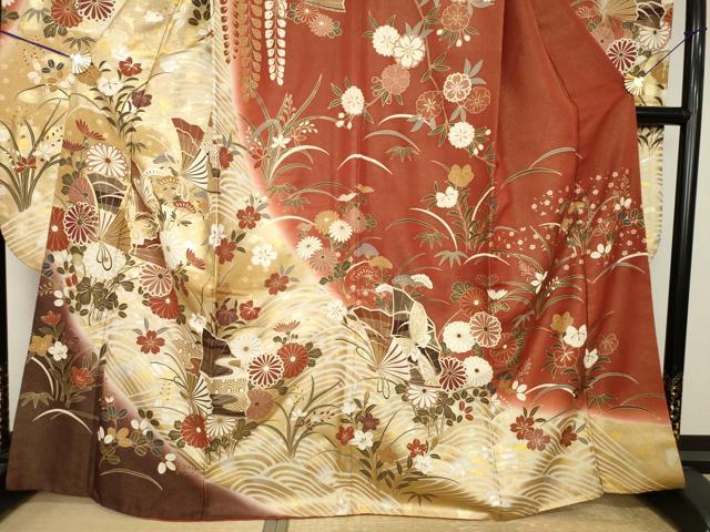 平和屋着物●豪華振袖 駒刺繍 扇面花蝶文 暈し染め 金彩 金通し地 正絹 逸品 AABK6240ck