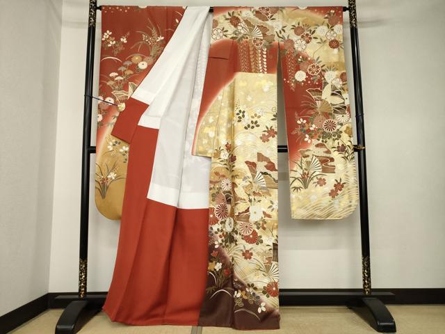 平和屋着物●豪華振袖 駒刺繍 扇面花蝶文 暈し染め 金彩 金通し地 正絹 逸品 AABK6240ck