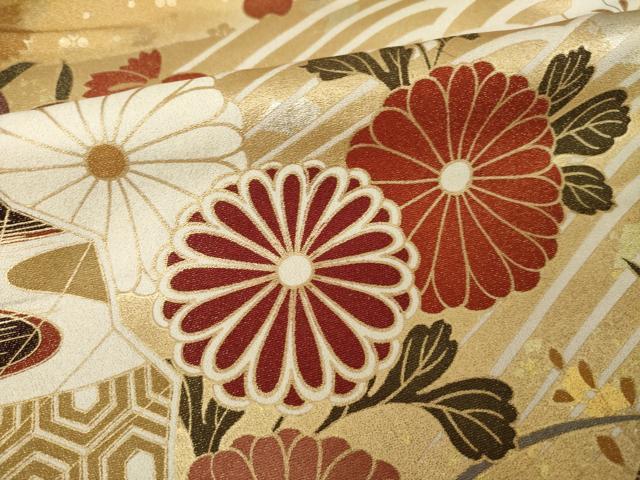 平和屋着物●豪華振袖 駒刺繍 扇面花蝶文 暈し染め 金彩 金通し地 正絹 逸品 AABK6240ck