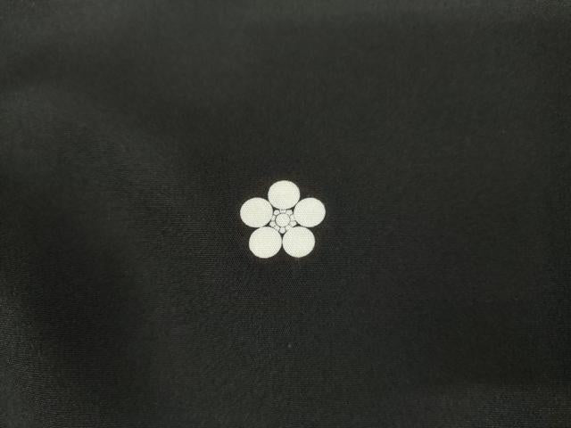 平和屋着物●豪華黒留袖 駒刺繍 貝桶花宝尽くし 金彩 三越扱い 正絹 逸品 AABK6348cs